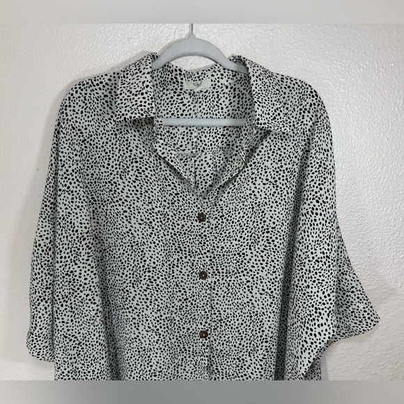 Easel Leopard Animal Print Button Down Front Oversized Shirt Women’s Size Large - Picture 2 of 13